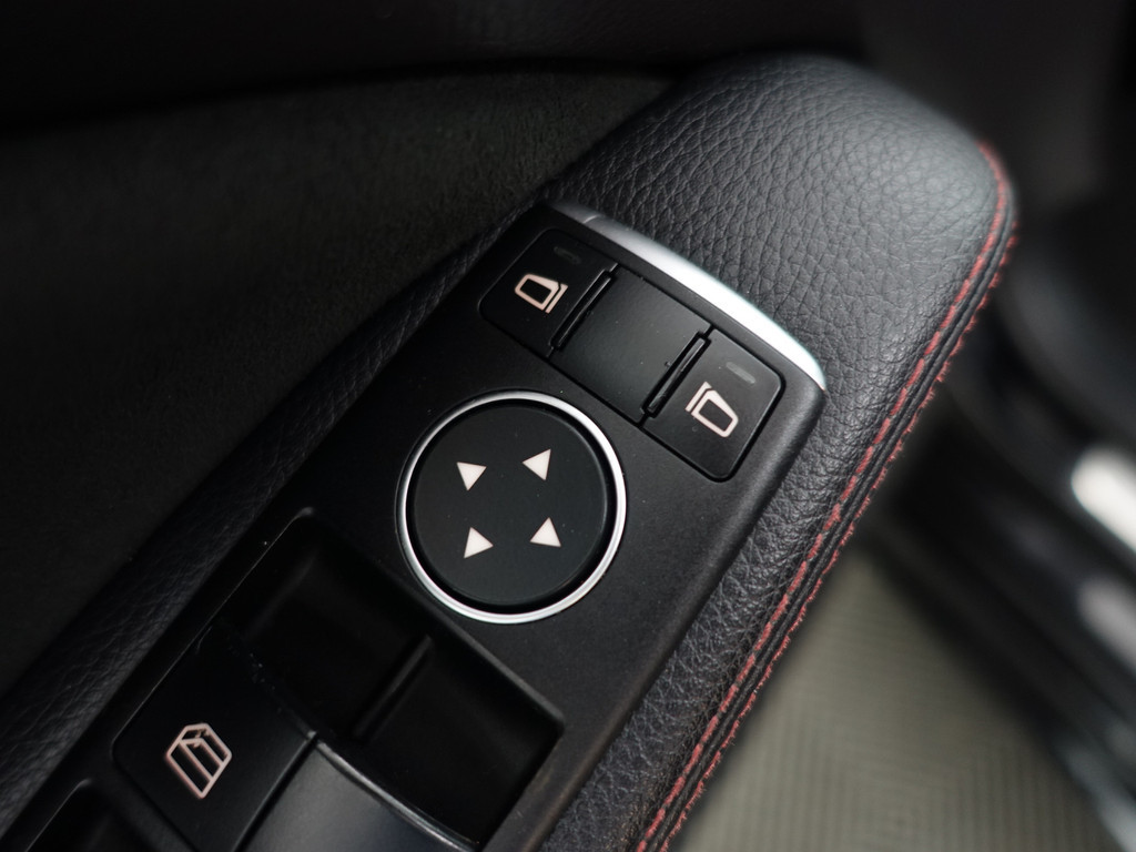 
								Mercedes-Benz CLA-Klasse AMG Night Edition Aut- Panoramadak, Xenon Led, Dynamic Select, Camera, Park Assist, Sport Leder Interieur vol									