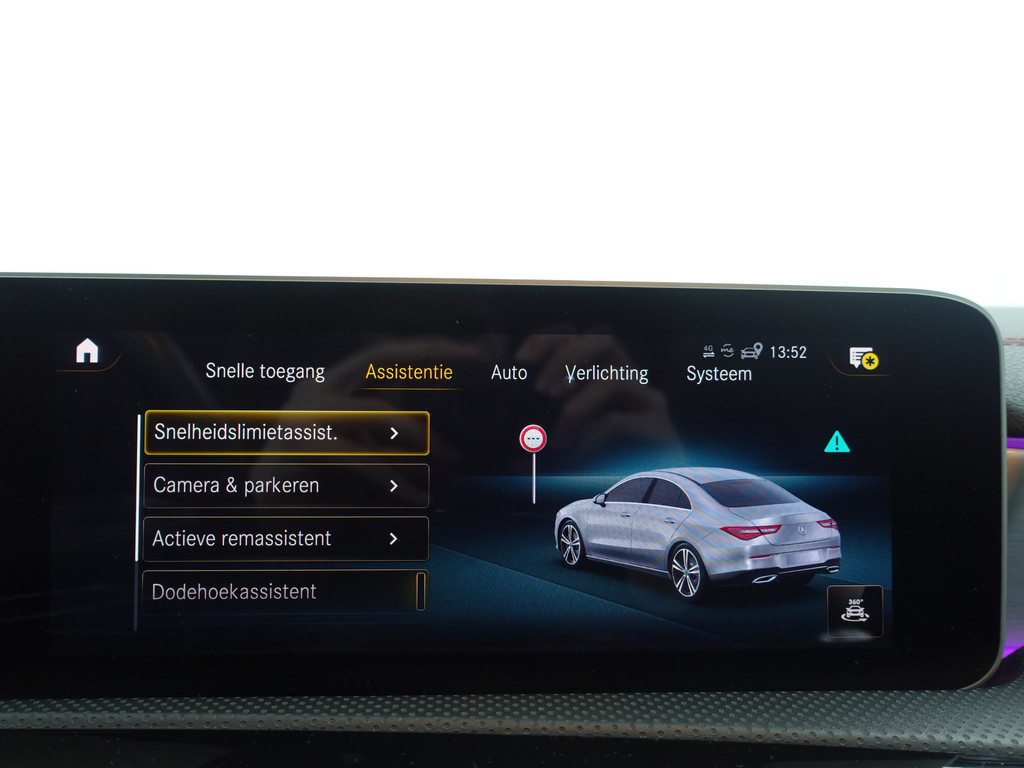 
Mercedes-Benz CLA-Klasse 180 AMG Night Edition Aut- Panoramadak, Sfeerverlichting, Camera, Xenon Led, Sport Leder vol									