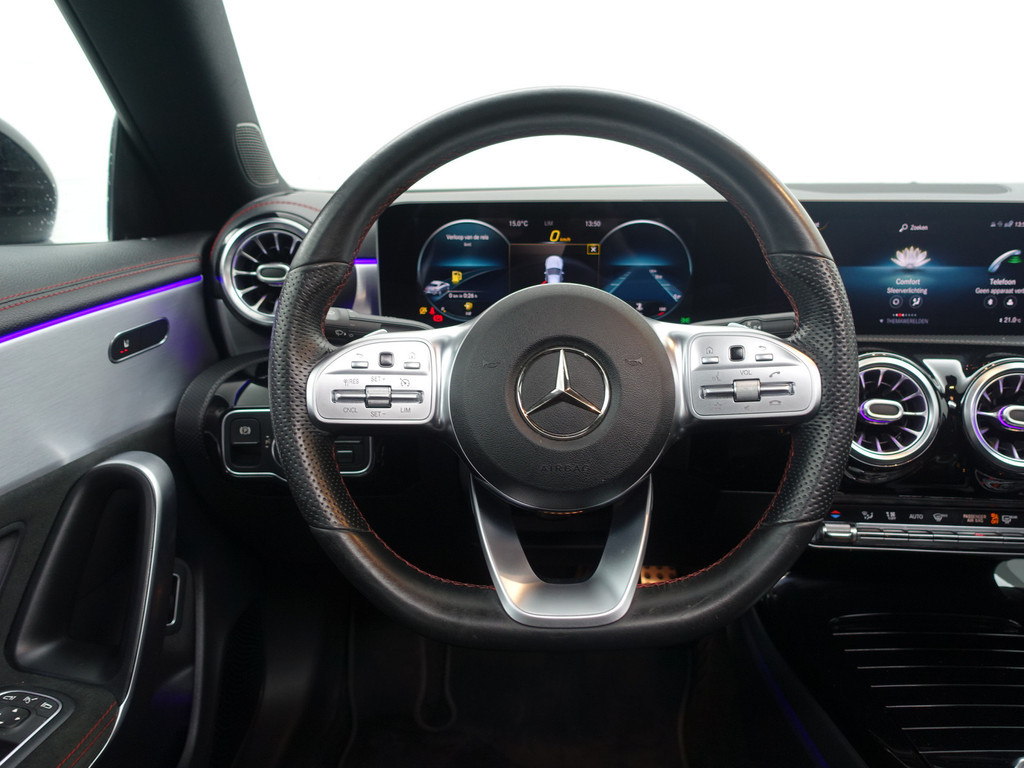 
Mercedes-Benz CLA-Klasse 180 AMG Night Edition Aut- Panoramadak, Sfeerverlichting, Camera, Xenon Led, Sport Leder vol									