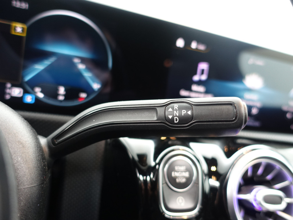 
Mercedes-Benz CLA-Klasse 180 AMG Night Edition Aut- Panoramadak, Sfeerverlichting, Camera, Xenon Led, Sport Leder vol									