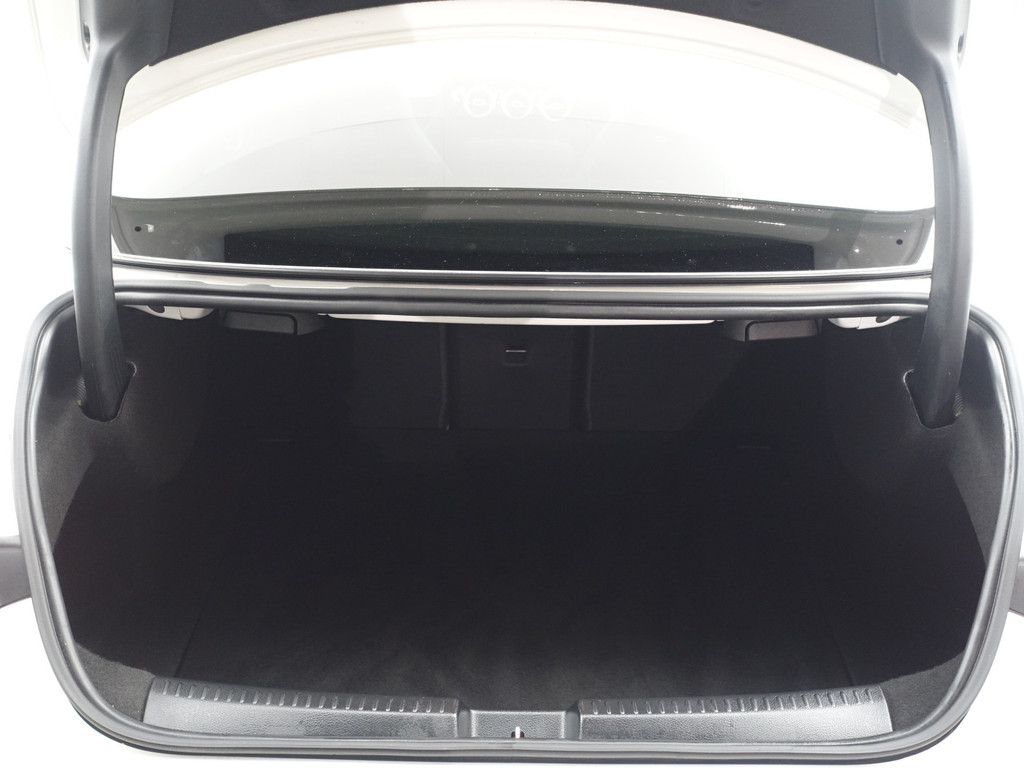 
Mercedes-Benz CLA-Klasse 180 AMG Night Edition Aut- Panoramadak, Sfeerverlichting, Camera, Xenon Led, Sport Leder vol									