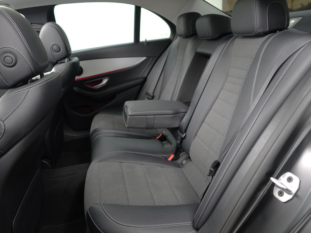 
Mercedes-Benz E-Klasse 200 d AMG Night Edition Aut- Magno Mat zwart, Panoramadak, Sfeerverlichting, Sport Leder Interieur vol									