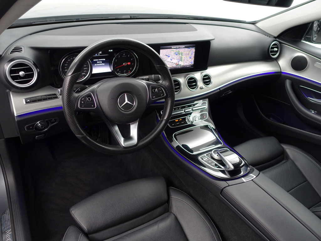 
Mercedes-Benz E-Klasse 200 AMG Presige Aut- Sfeerverlichting, 360 Camera, Lane Assist, Park Assist, Xenon Led, Leder Comfort Interieur vol									