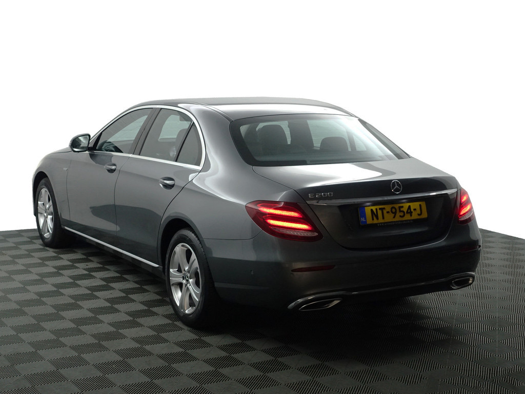 
Mercedes-Benz E-Klasse 200 AMG Presige Aut- Sfeerverlichting, 360 Camera, Lane Assist, Park Assist, Xenon Led, Leder Comfort Interieur vol									