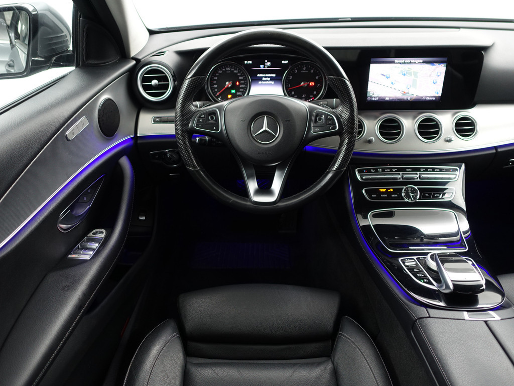 
Mercedes-Benz E-Klasse 200 AMG Presige Aut- Sfeerverlichting, 360 Camera, Lane Assist, Park Assist, Xenon Led, Leder Comfort Interieur vol									