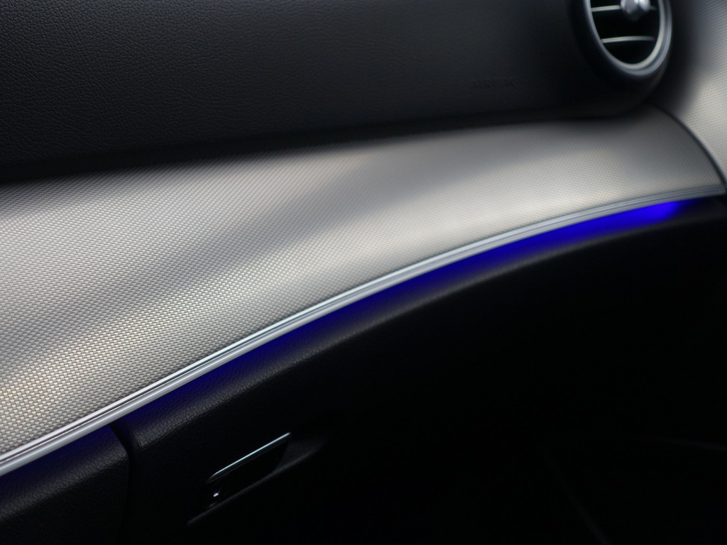 
Mercedes-Benz E-Klasse 200 AMG Presige Aut- Sfeerverlichting, 360 Camera, Lane Assist, Park Assist, Xenon Led, Leder Comfort Interieur vol									