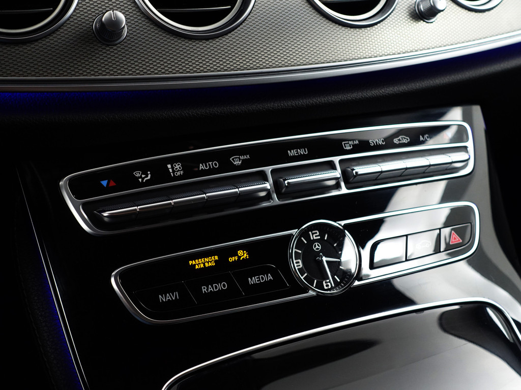 
Mercedes-Benz E-Klasse 200 AMG Presige Aut- Sfeerverlichting, 360 Camera, Lane Assist, Park Assist, Xenon Led, Leder Comfort Interieur vol									