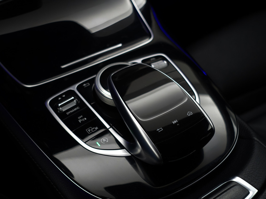 
Mercedes-Benz E-Klasse 200 AMG Presige Aut- Sfeerverlichting, 360 Camera, Lane Assist, Park Assist, Xenon Led, Leder Comfort Interieur vol									