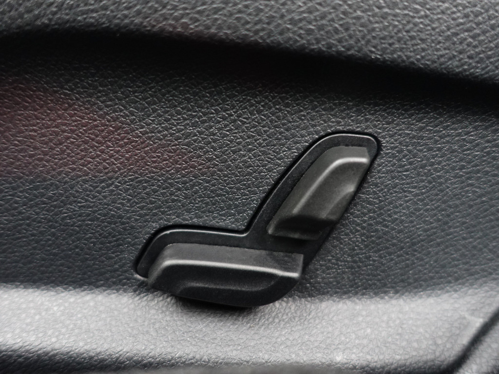 
Mercedes-Benz E-Klasse 200 AMG Presige Aut- Sfeerverlichting, 360 Camera, Lane Assist, Park Assist, Xenon Led, Leder Comfort Interieur vol									