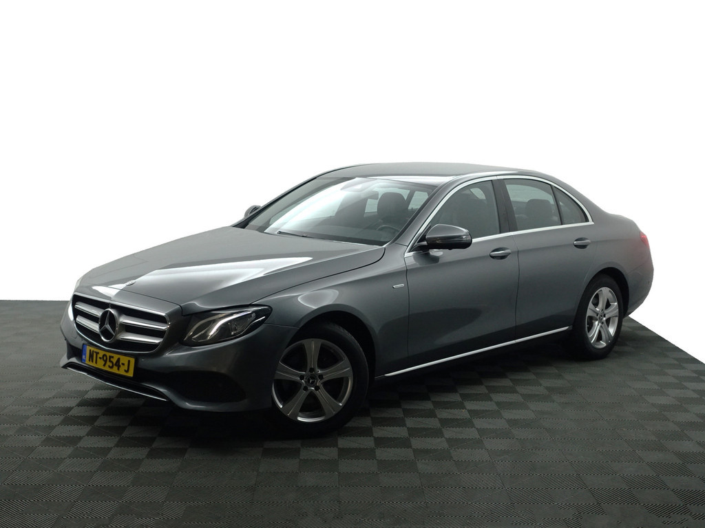 
Mercedes-Benz E-Klasse 200 AMG Presige Aut- Sfeerverlichting, 360 Camera, Lane Assist, Park Assist, Xenon Led, Leder Comfort Interieur vol									
