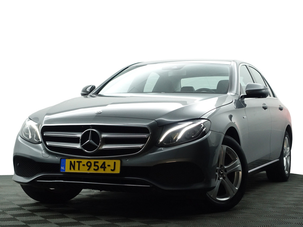
Mercedes-Benz E-Klasse 200 AMG Presige Aut- Sfeerverlichting, 360 Camera, Lane Assist, Park Assist, Xenon Led, Leder Comfort Interieur vol									