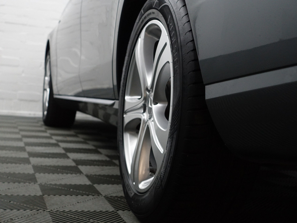 
Mercedes-Benz E-Klasse 200 AMG Presige Aut- Sfeerverlichting, 360 Camera, Lane Assist, Park Assist, Xenon Led, Leder Comfort Interieur vol									