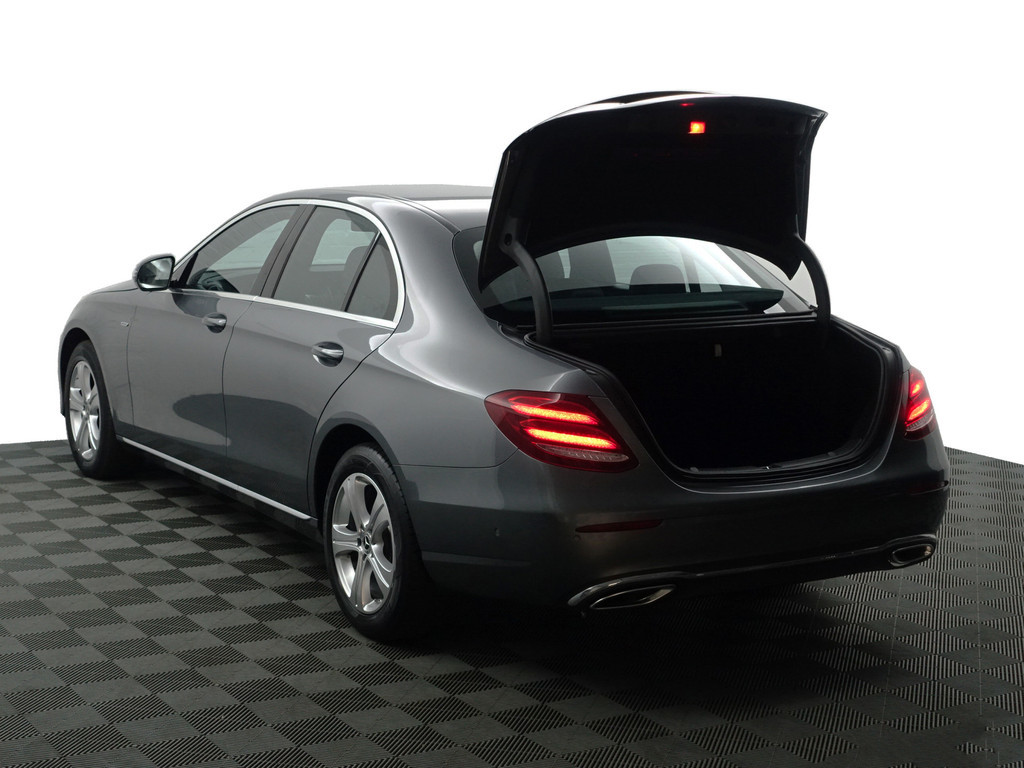 
Mercedes-Benz E-Klasse 200 AMG Presige Aut- Sfeerverlichting, 360 Camera, Lane Assist, Park Assist, Xenon Led, Leder Comfort Interieur vol									