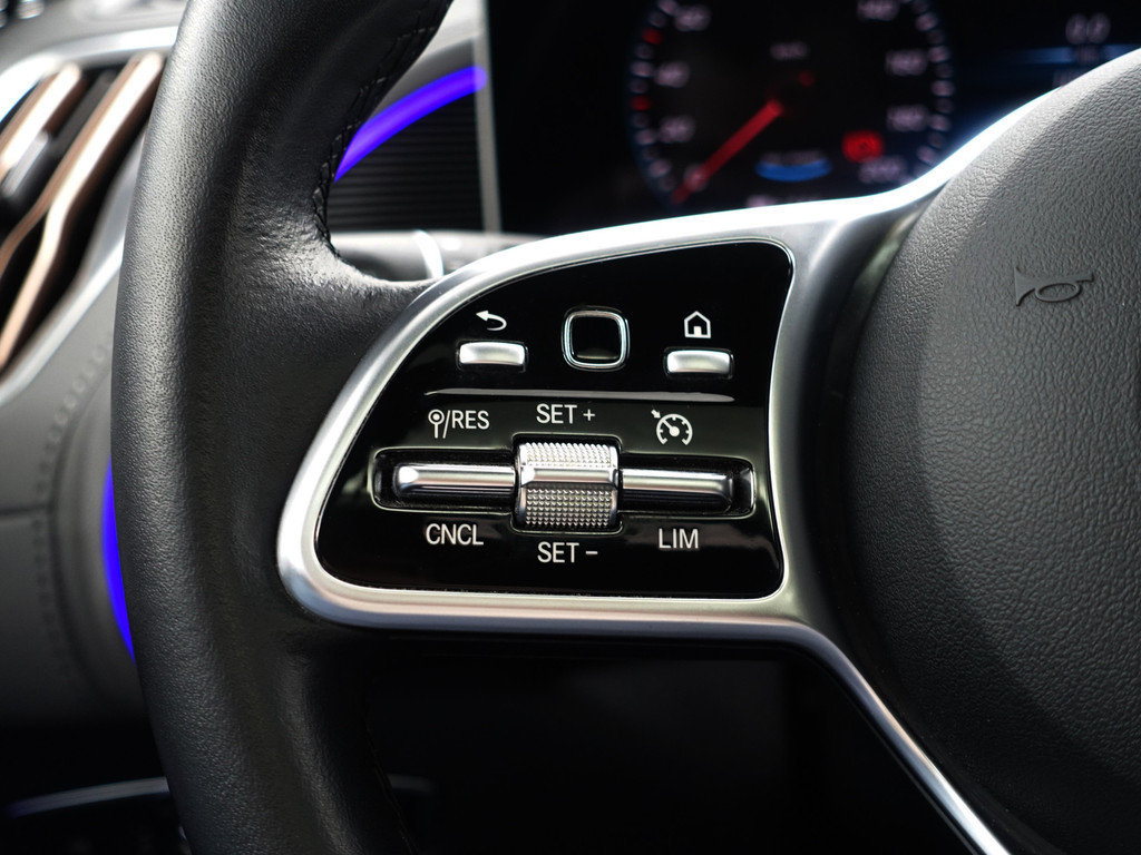 
Mercedes-Benz EQC 400 4MATIC Premium Plus 80 kWh- Schuifdak, Memory Seats, Burmester Audio, Elek Trekhaak, 360 Camera, Head Up vol									