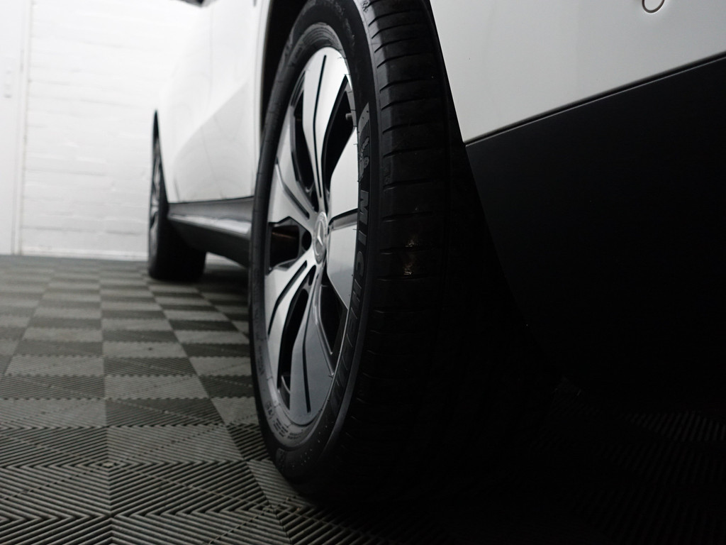 
Mercedes-Benz EQC 400 4MATIC Premium Plus 80 kWh- Schuifdak, Memory Seats, Burmester Audio, Elek Trekhaak, 360 Camera, Head Up vol									