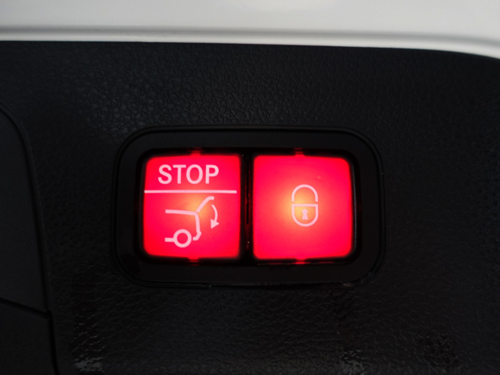 
Mercedes-Benz EQC 400 4MATIC Premium Plus 80 kWh- Schuifdak, Memory Seats, Burmester Audio, Elek Trekhaak, 360 Camera, Head Up vol									