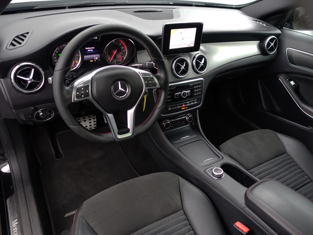 
Mercedes-Benz GLA 200 CDI AMG Edition 1 Aut- Night Edition, Panodak, Xenon Led, Park Assist, Navi, Clima, Cruise vol									