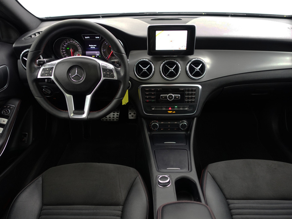 
Mercedes-Benz GLA 200 CDI AMG Edition 1 Aut- Night Edition, Panodak, Xenon Led, Park Assist, Navi, Clima, Cruise vol									