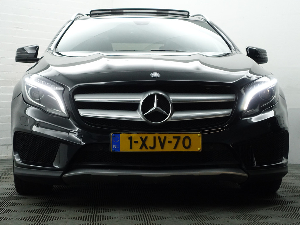 
Mercedes-Benz GLA 200 CDI AMG Edition 1 Aut- Night Edition, Panodak, Xenon Led, Park Assist, Navi, Clima, Cruise vol									