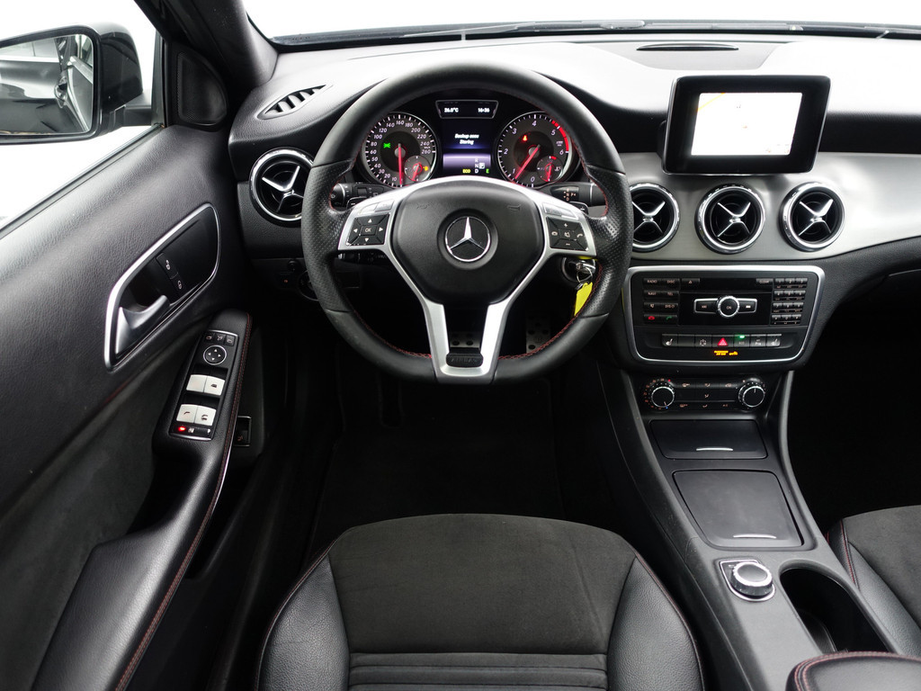 
Mercedes-Benz GLA 200 CDI AMG Edition 1 Aut- Night Edition, Panodak, Xenon Led, Park Assist, Navi, Clima, Cruise vol									