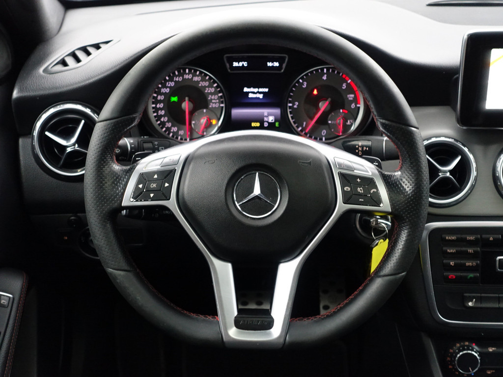 
Mercedes-Benz GLA 200 CDI AMG Edition 1 Aut- Night Edition, Panodak, Xenon Led, Park Assist, Navi, Clima, Cruise vol									