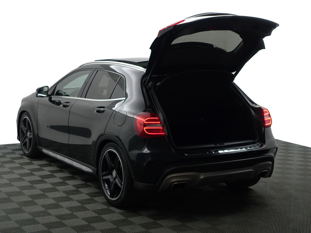 
Mercedes-Benz GLA 200 CDI AMG Edition 1 Aut- Night Edition, Panodak, Xenon Led, Park Assist, Navi, Clima, Cruise vol									