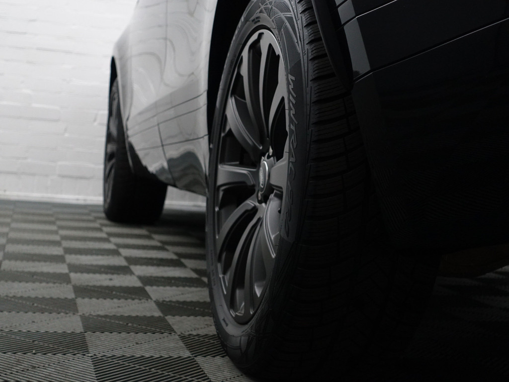 
Land Rover Range Rover Velar 2.0 P400e R-Dynamic SE Aut- Panodak, Stoelventilatie, CarPlay, Memory, Meridian Audio, Xenon led, Trekhaak vol									