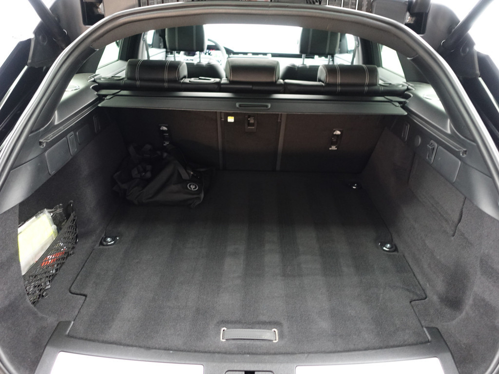 
Land Rover Range Rover Velar 2.0 P400e R-Dynamic SE Aut- Panodak, Stoelventilatie, CarPlay, Memory, Meridian Audio, Xenon led, Trekhaak vol									