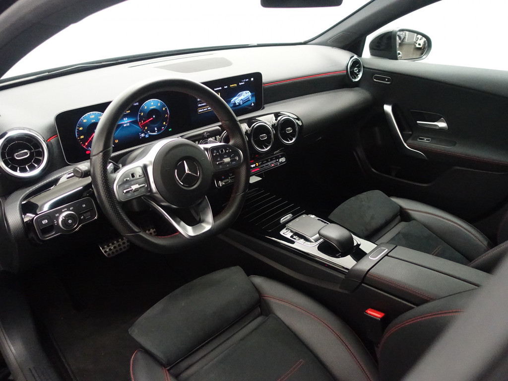 
Mercedes-Benz A-Klasse AMG Night Edition Aut- Xenon Led, Park Assist, Sport Interieur, Lane Assist, Keyless vol									
