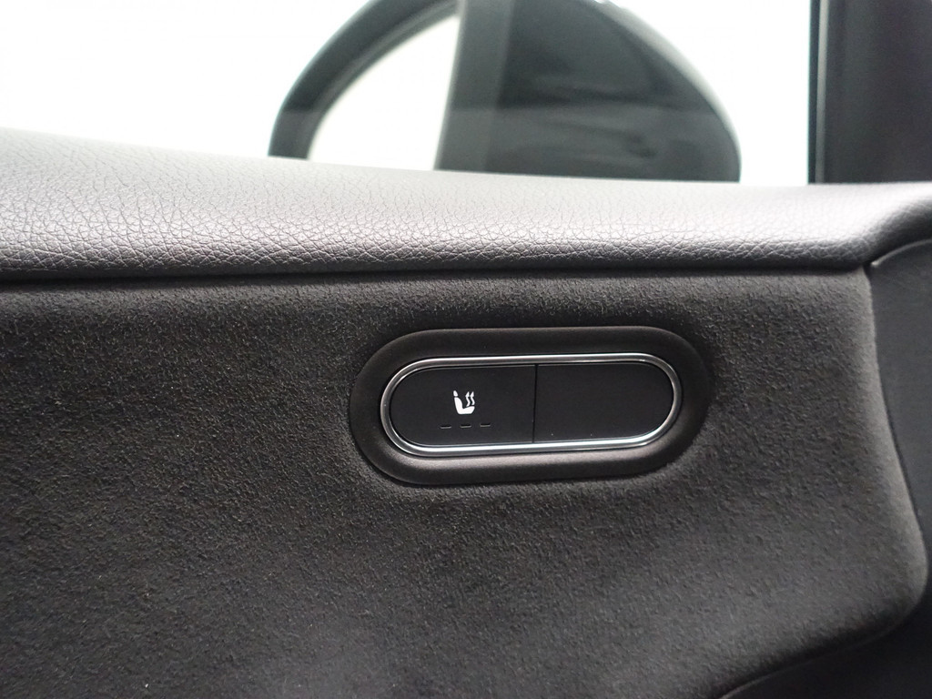 
Mercedes-Benz A-Klasse AMG Night Edition Aut- Xenon Led, Park Assist, Sport Interieur, Lane Assist, Keyless vol									