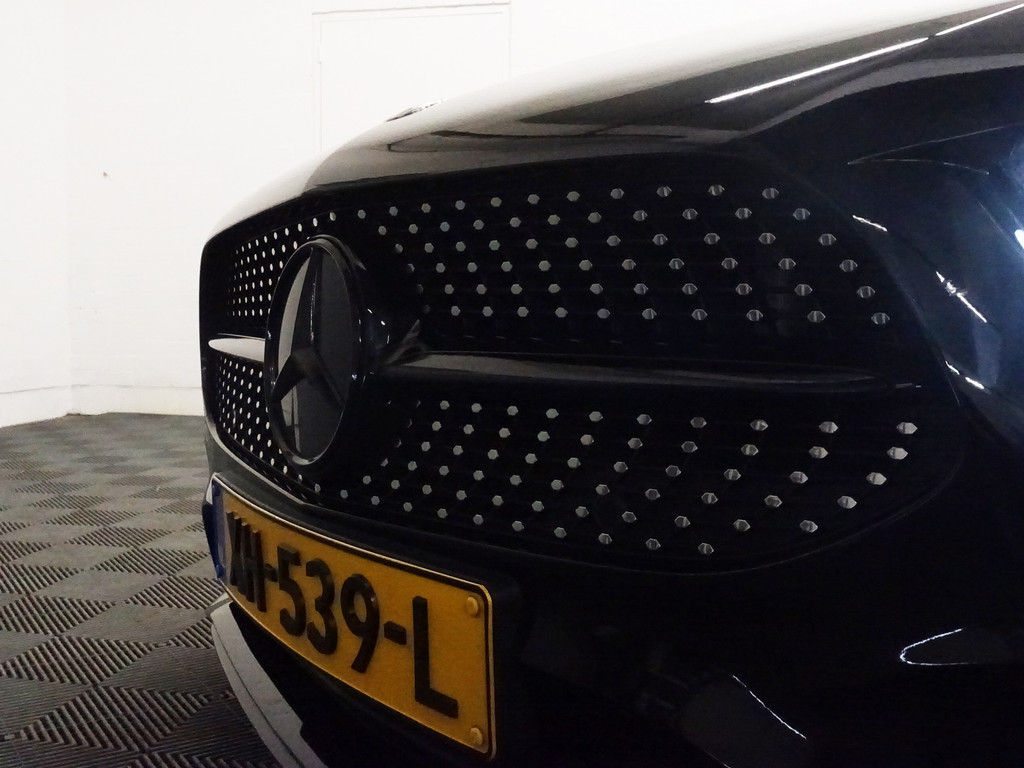 
Mercedes-Benz A-Klasse AMG Night Edition Aut- Xenon Led, Park Assist, Sport Interieur, Lane Assist, Keyless vol									