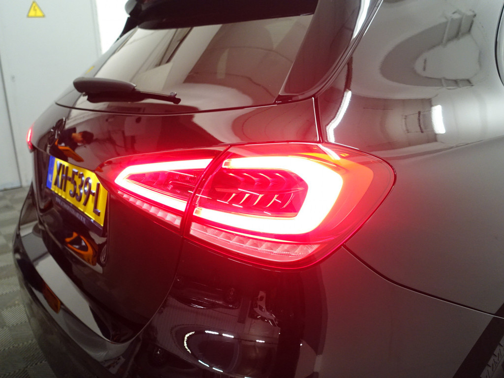 
Mercedes-Benz A-Klasse AMG Night Edition Aut- Xenon Led, Park Assist, Sport Interieur, Lane Assist, Keyless vol									