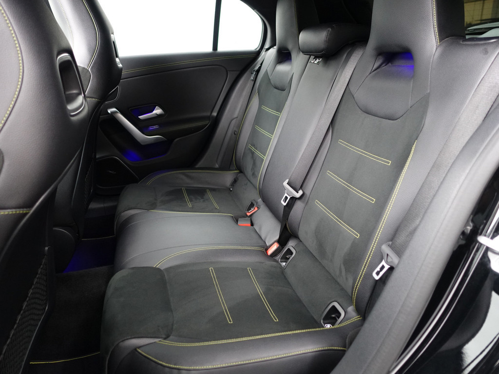 
Mercedes-Benz A-Klasse 250 AMG Yellow Art Aut- Panoramadak, Burmester Audio, Sfeerverlichting, Xenon Led, Stoelverwarming vol									