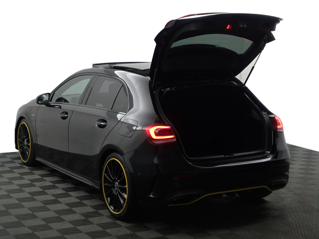 
Mercedes-Benz A-Klasse 250 AMG Yellow Art Aut- Panoramadak, Burmester Audio, Sfeerverlichting, Xenon Led, Stoelverwarming vol									