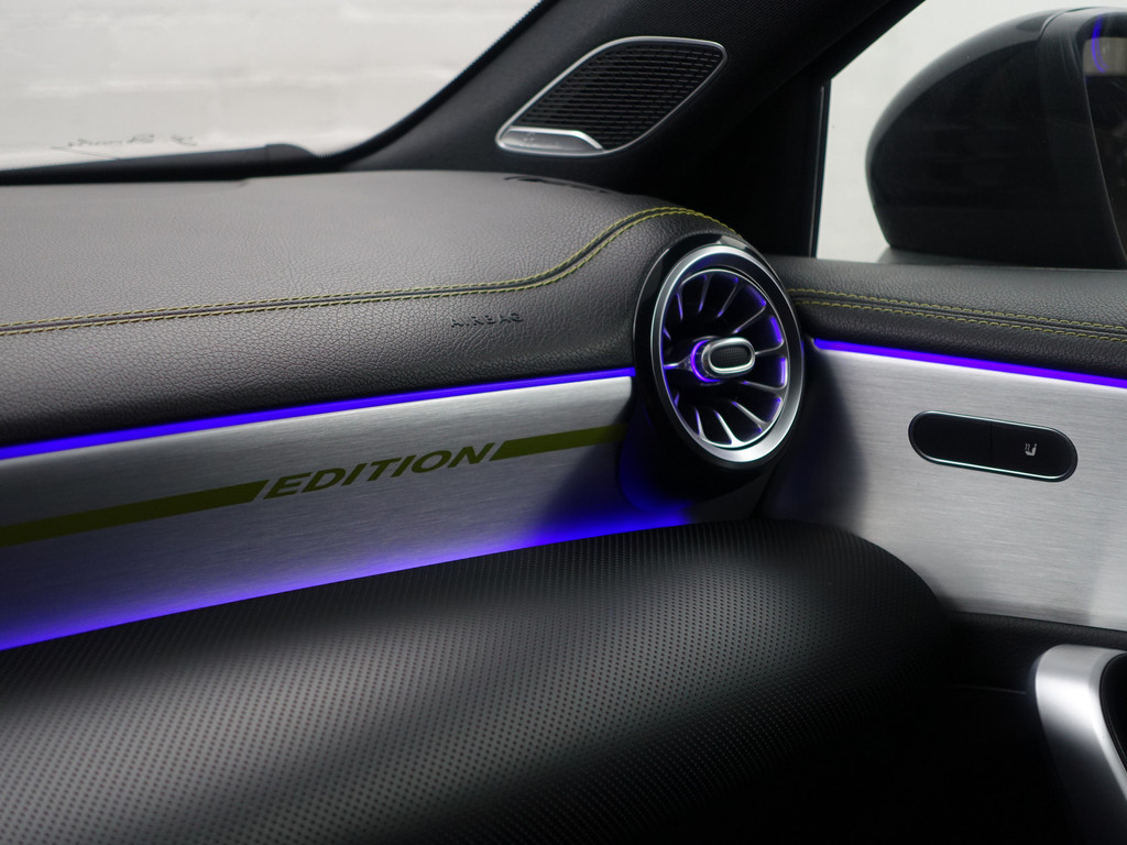 
Mercedes-Benz A-Klasse 250 AMG Yellow Art Aut- Panoramadak, Burmester Audio, Sfeerverlichting, Xenon Led, Stoelverwarming vol									