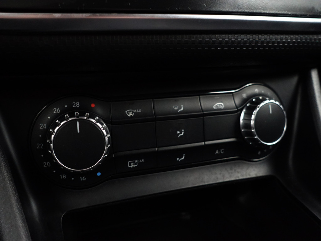 
Mercedes-Benz A-Klasse 180 CDI AMG Prestige- Sport Interieur, Xenon Led, Park Assist, Clima, Cruise, Carbon vol									