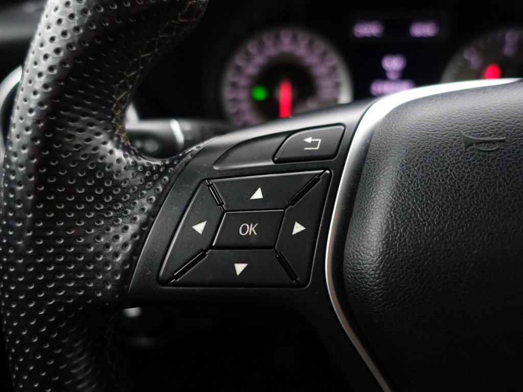 
Mercedes-Benz A-Klasse 180 CDI AMG Prestige- Sport Interieur, Xenon Led, Park Assist, Clima, Cruise, Carbon vol									