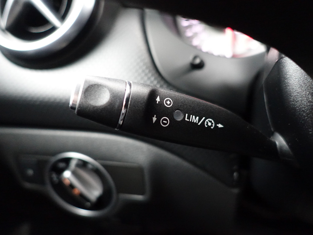 
Mercedes-Benz A-Klasse 180 CDI AMG Prestige- Sport Interieur, Xenon Led, Park Assist, Clima, Cruise, Carbon vol									