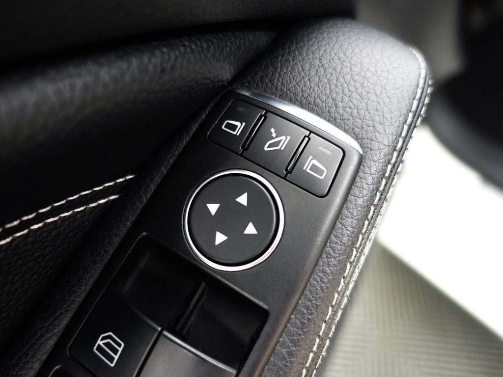 
Mercedes-Benz A-Klasse 180 CDI AMG Prestige- Sport Interieur, Xenon Led, Park Assist, Clima, Cruise, Carbon vol									