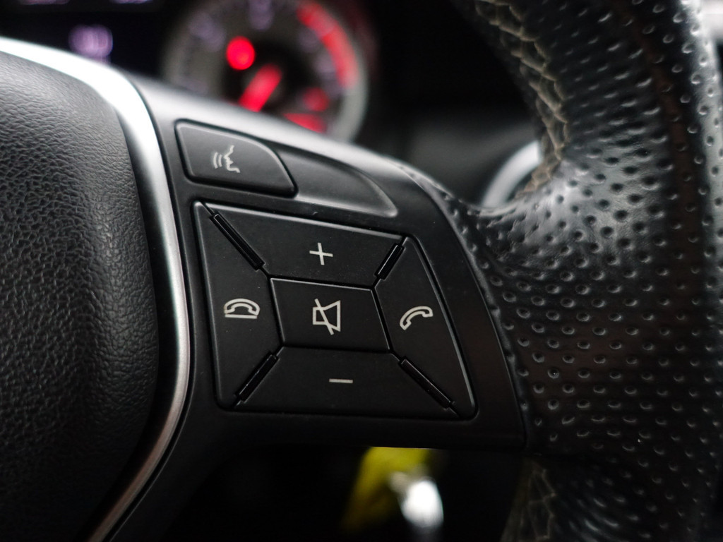 
Mercedes-Benz A-Klasse 180 CDI AMG Prestige- Sport Interieur, Xenon Led, Park Assist, Clima, Cruise, Carbon vol									