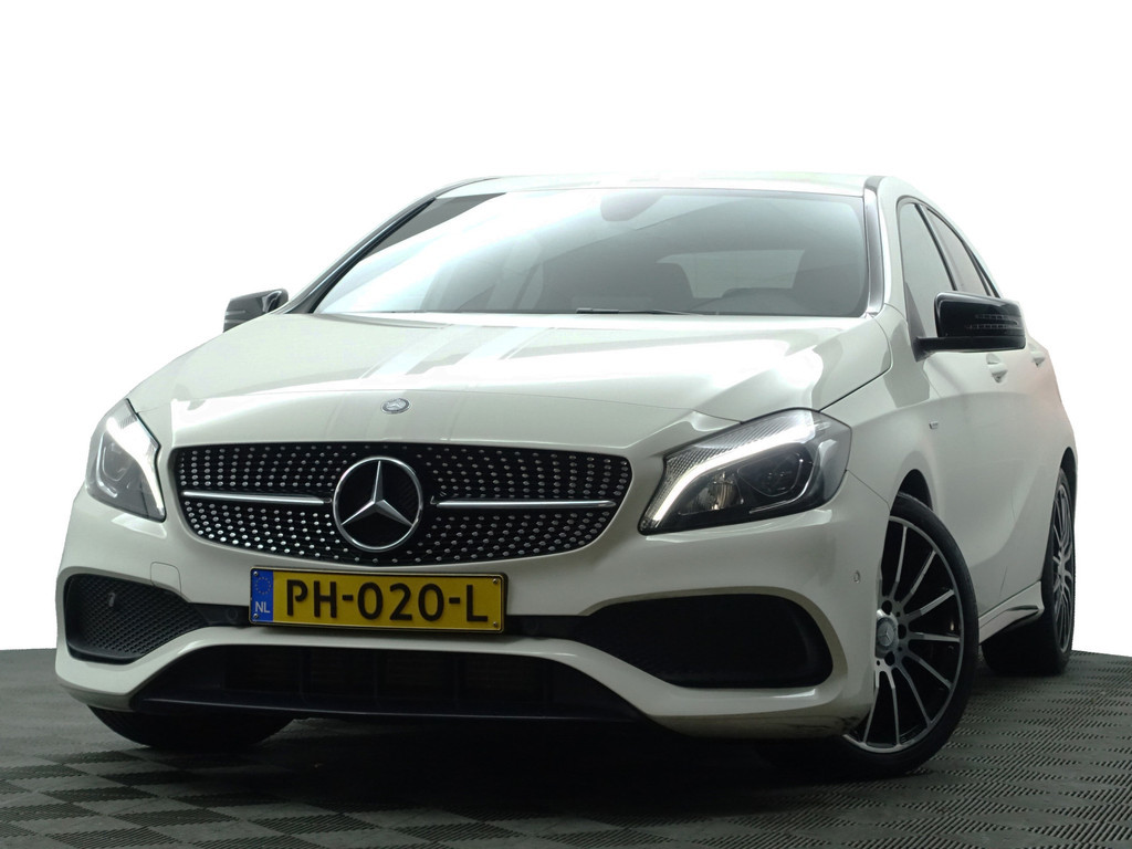 
								Mercedes-Benz A-Klasse 180 AMG White Art Edition Aut- Night Package, Sfeerverlichting, Camera, Keyless, Xenon Led, Dynamic Select vol									