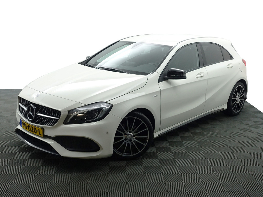 
								Mercedes-Benz A-Klasse 180 AMG White Art Edition Aut- Night Package, Sfeerverlichting, Camera, Keyless, Xenon Led, Dynamic Select vol									