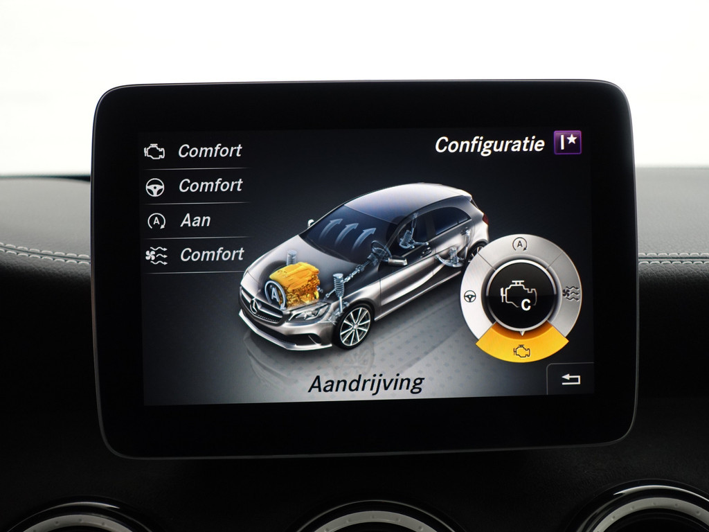 
								Mercedes-Benz A-Klasse 180 AMG White Art Edition Aut- Night Package, Sfeerverlichting, Camera, Keyless, Xenon Led, Dynamic Select vol									