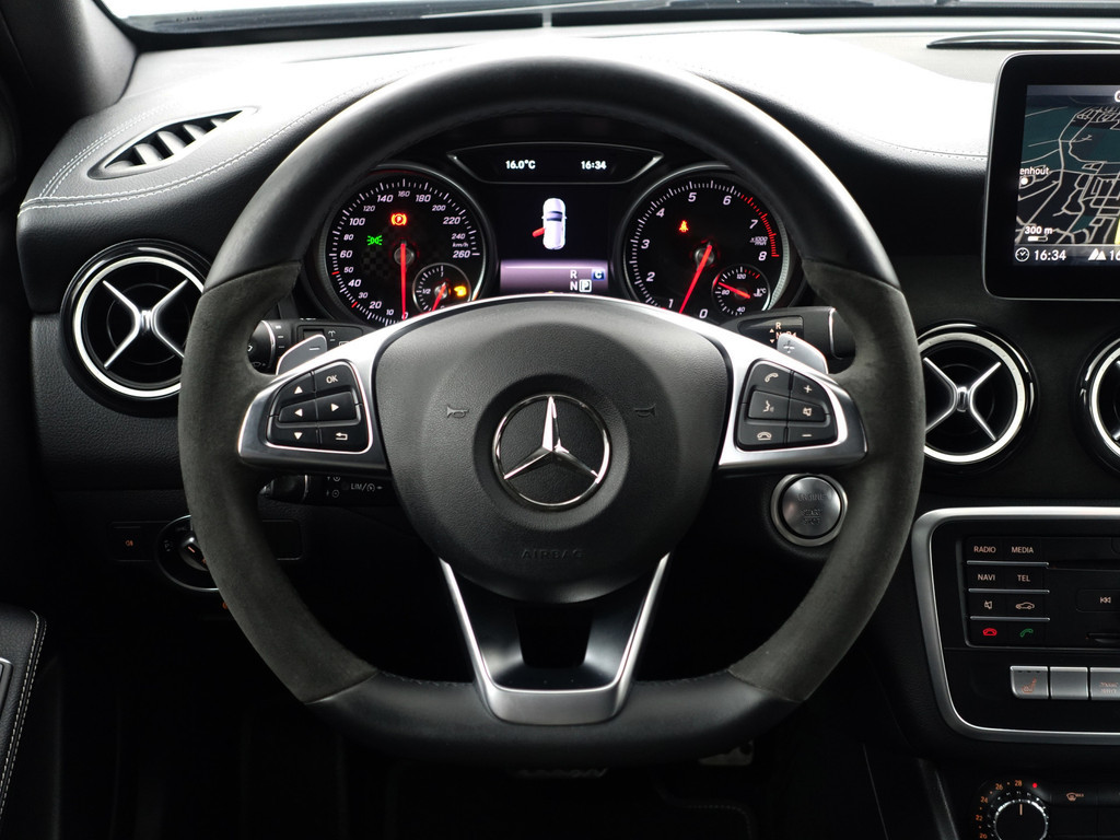 
								Mercedes-Benz A-Klasse 180 AMG White Art Edition Aut- Night Package, Sfeerverlichting, Camera, Keyless, Xenon Led, Dynamic Select vol									