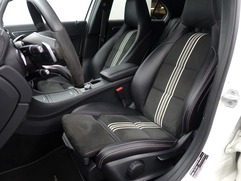
								Mercedes-Benz A-Klasse 180 AMG White Art Edition Aut- Night Package, Sfeerverlichting, Camera, Keyless, Xenon Led, Dynamic Select vol									
