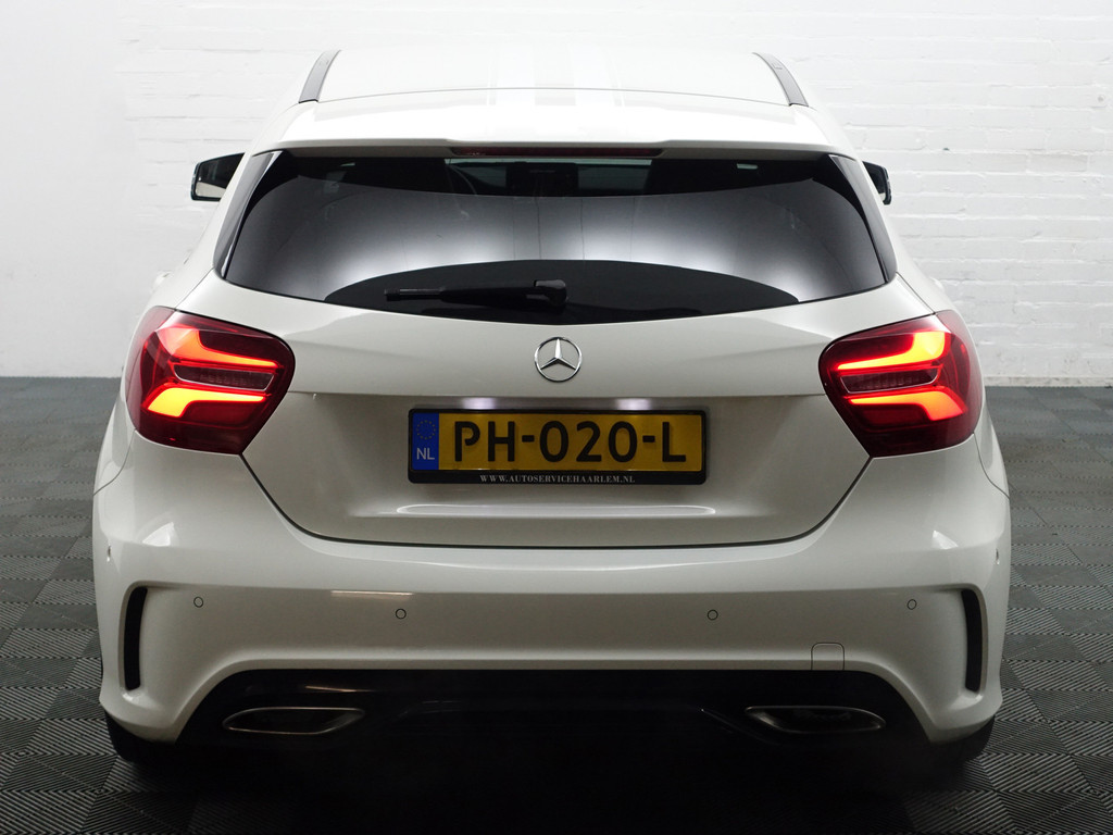 
								Mercedes-Benz A-Klasse 180 AMG White Art Edition Aut- Night Package, Sfeerverlichting, Camera, Keyless, Xenon Led, Dynamic Select vol									
