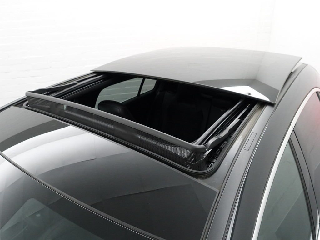 
								Mercedes-Benz A-Klasse 200 AMG Prestige Aut- Panodak, Sport Interieur, Xenon Led, Park Assist, Camera, Stoelverwarming vol									