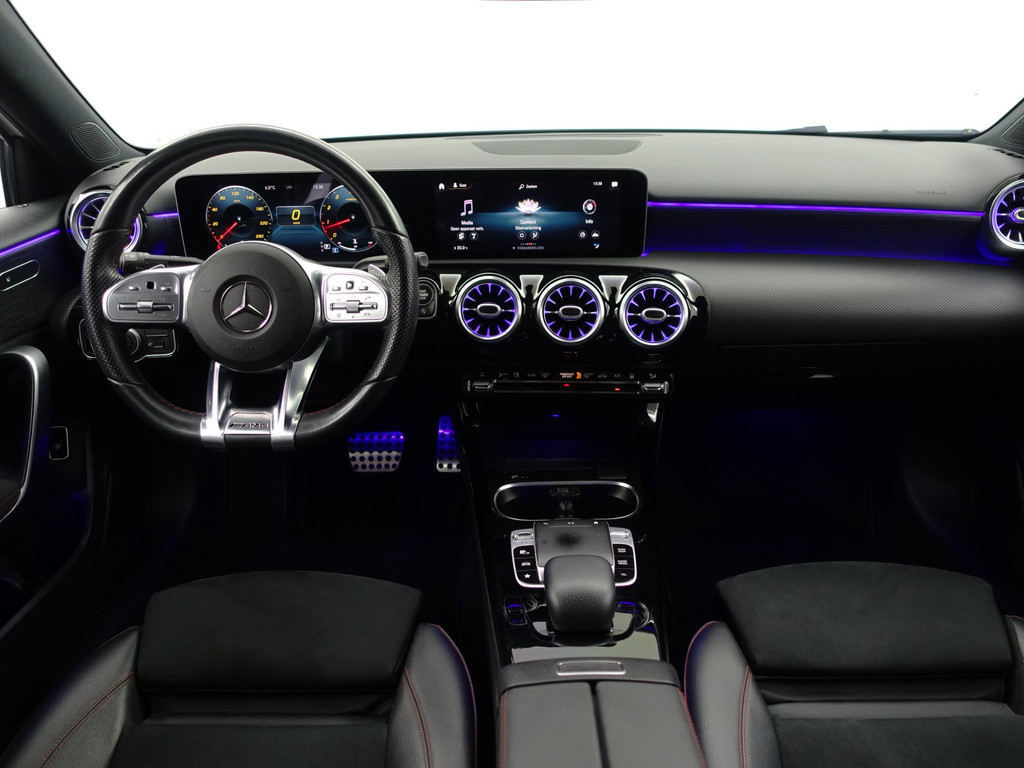 
Mercedes-Benz A-Klasse 250 AMG Premium Plus Aut- Sport Uitlaat, Panoramadak, Sfeereverlichting, Xenon Led, Stoelverwarming vol									