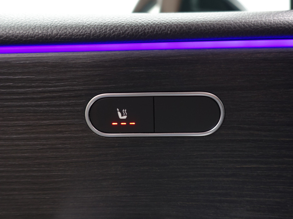 
Mercedes-Benz A-Klasse 250 AMG Premium Plus Aut- Sport Uitlaat, Panoramadak, Sfeereverlichting, Xenon Led, Stoelverwarming vol									