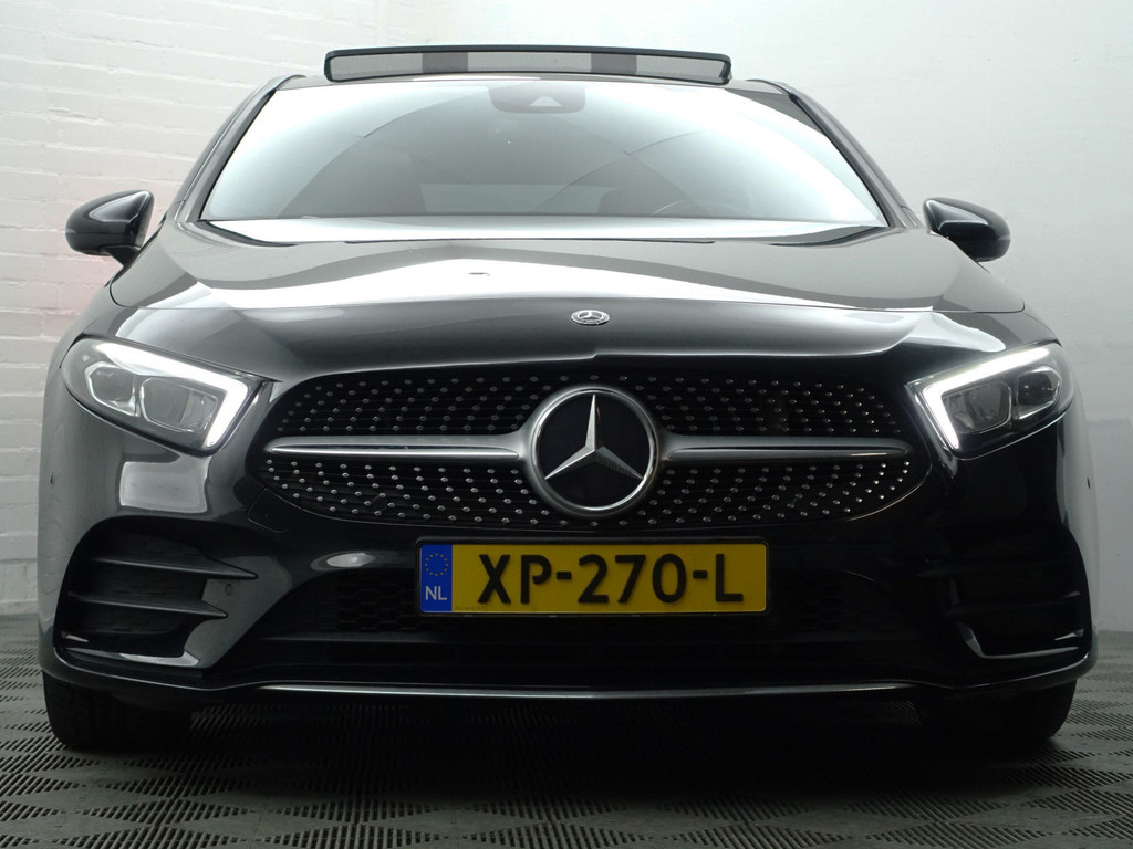 
								Mercedes-Benz A-Klasse 200 AMG Prestige Aut- Panodak, Sport Interieur, Xenon Led, Park Assist, Camera, Stoelverwarming vol									